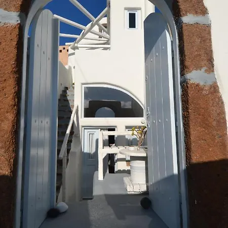 Christina's Cave House Tatil Evi