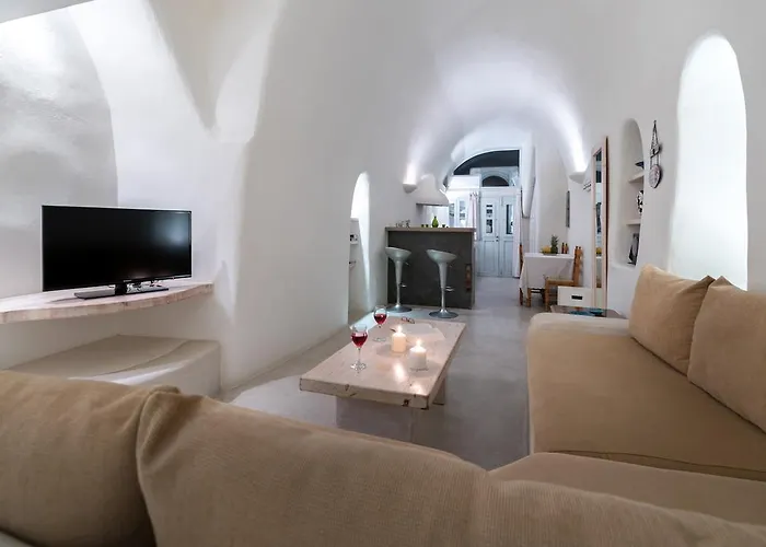 Christina's Cave House *