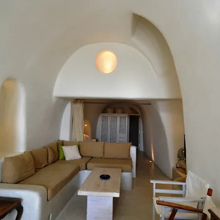 Christina's Cave House Firá