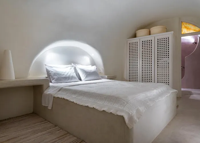 Christina's Cave House Fira (Santorini)