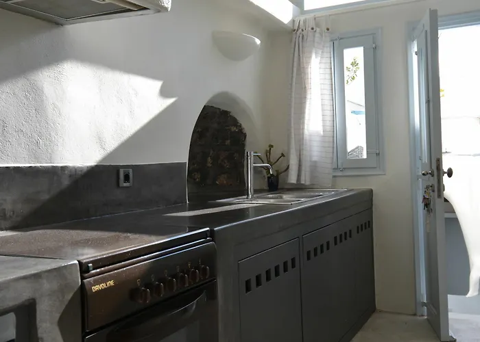 Christina's Cave House Fira (Santorini)