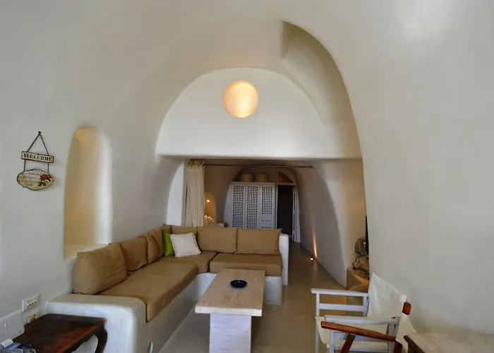 Christina's Cave House Fira (Santorini)