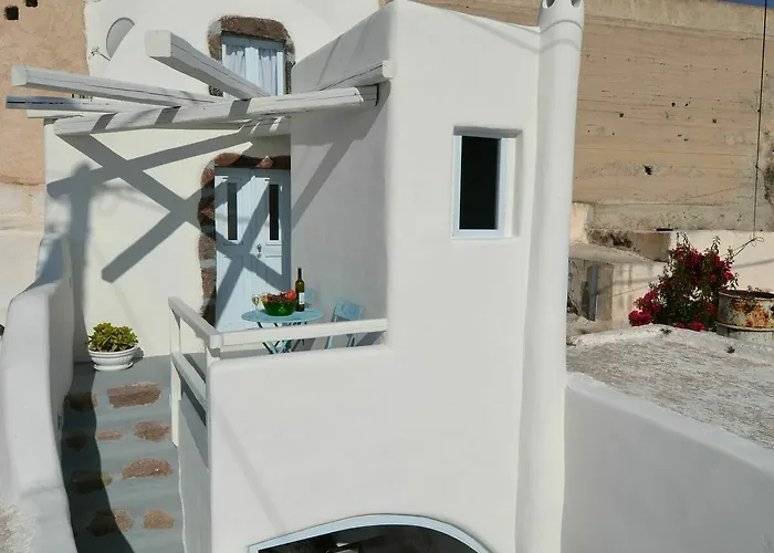 Christina's Cave House *