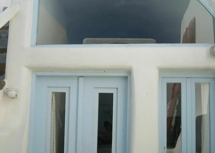 Christina's Cave House *