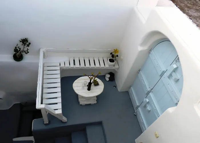 Christina's Cave House